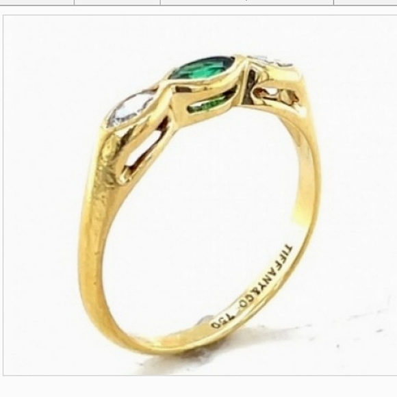 Tiffany & Co. 18K Yellow Gold Emerald & Diamond Wedding Ring. - Picture 2 of 4